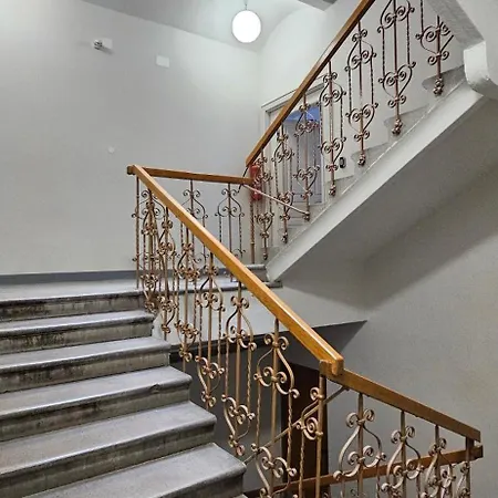 Urban Nest Wolfova By The Triple Bridge Apartman