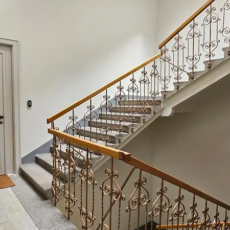 Urban Nest Wolfova By The Triple Bridge Apartman