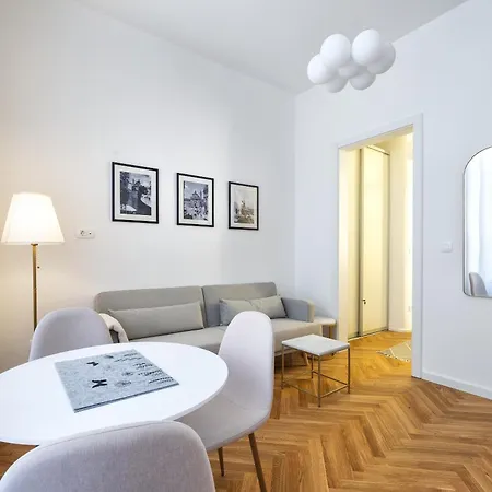 Urban Nest Wolfova By The Triple Bridge Apartment