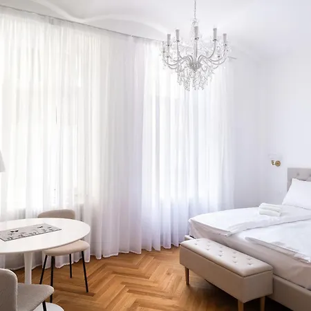 Apartment Urban Nest Wolfova By The Triple Bridge *