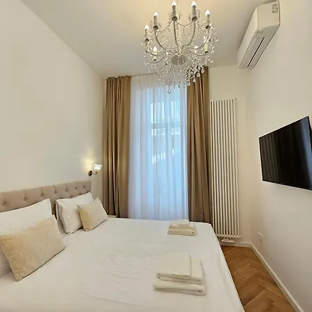 Urban Nest Wolfova By The Triple Bridge Apartman