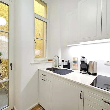 Apartman Urban Nest Wolfova By The Triple Bridge *