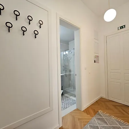 Urban Nest Wolfova By The Triple Bridge *