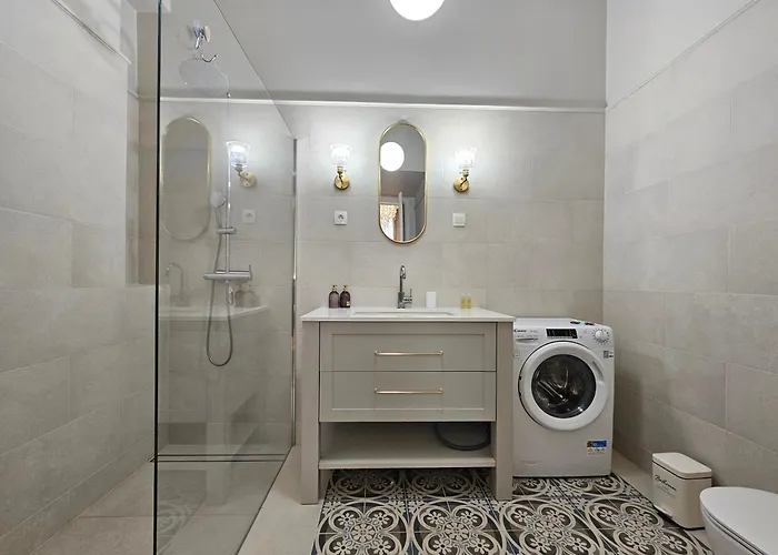 Urban Nest Wolfova By The Triple Bridge Любляна