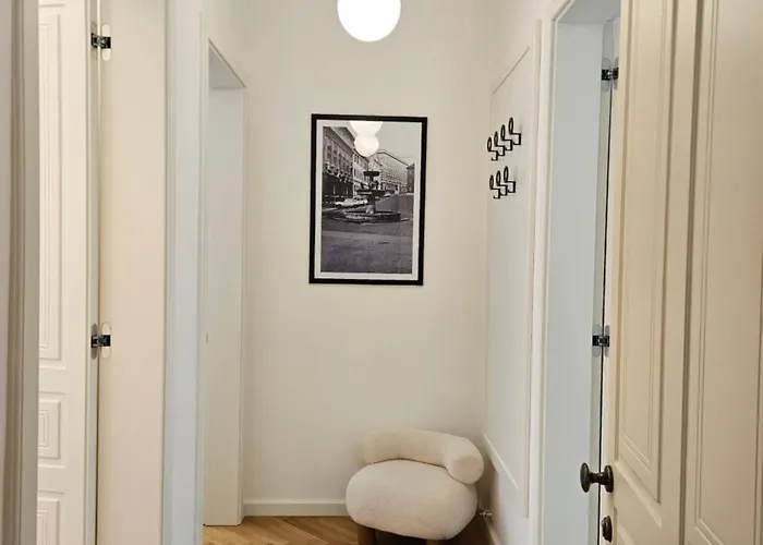 Апартаменти Urban Nest Wolfova By The Triple Bridge *