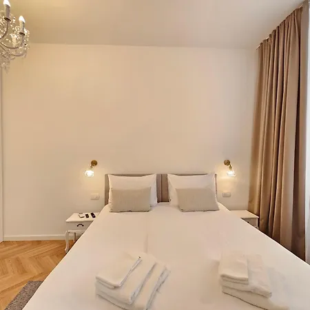 Urban Nest Wolfova By The Triple Bridge Apartament Lublana