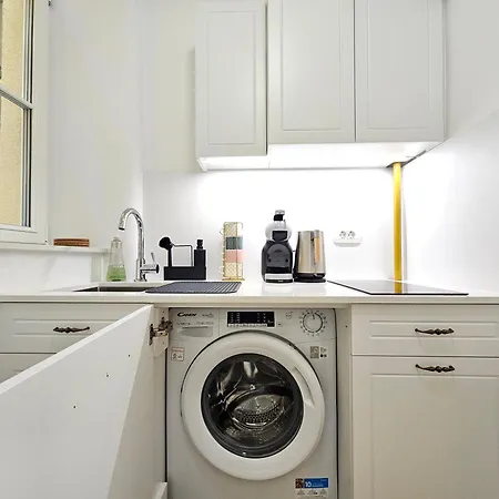 Urban Nest Wolfova By The Triple Bridge Apartman *