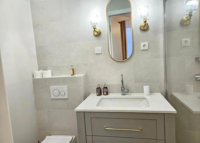 Urban Nest Wolfova By The Triple Bridge Apartamento