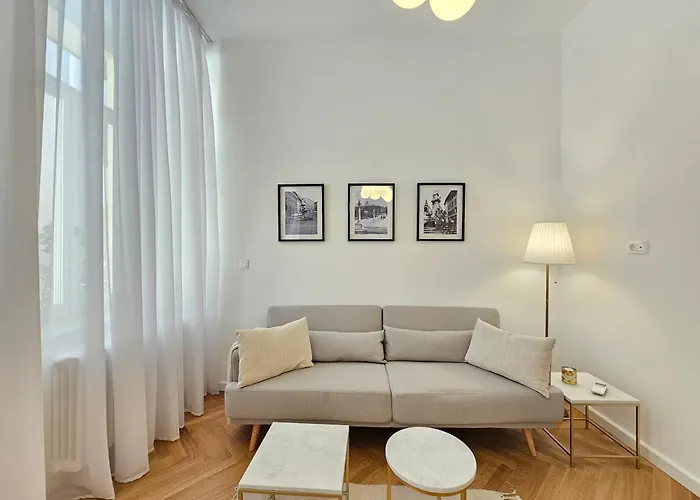 Urban Nest Wolfova By The Triple Bridge Liubliana