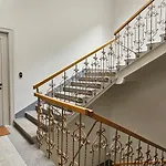Urban Nest Wolfova By The Triple Bridge Апартаменти