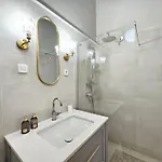 Апартаменти Urban Nest Wolfova By The Triple Bridge